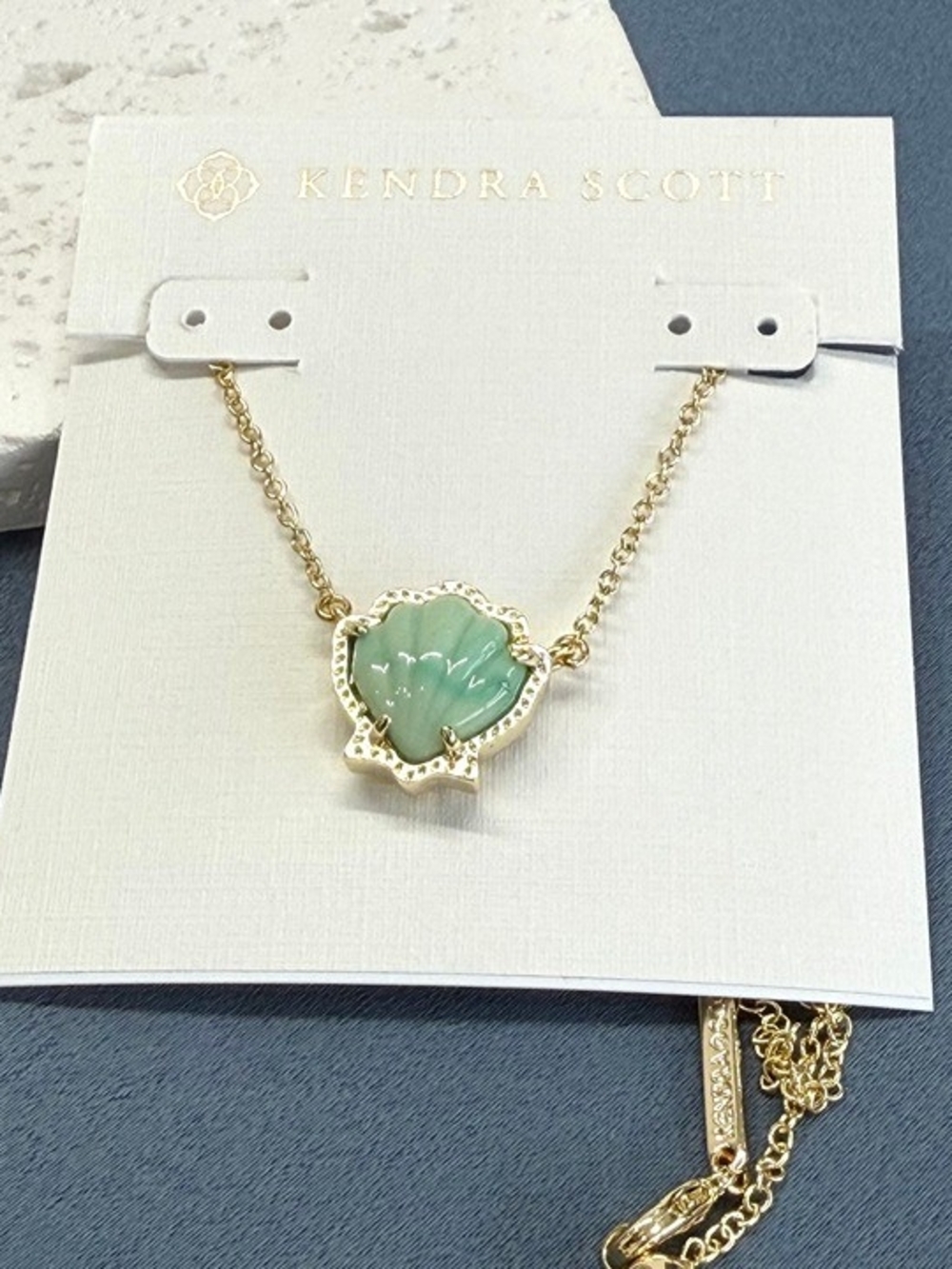Kendra Scott Brynne Gold Shell Short Pendant Necklace in Sea Green Chrysocolla - Picture 4 of 4